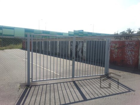 Prodej garáže, Klučovská, Praha - Strašnice
