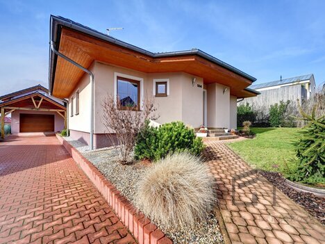Prodej bungalovu 4+kk, 105m2, Hýskov - Beroun