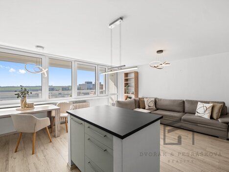 Prodej bytu 3+kk s lodžií a sklepem, Praha Stodůlky